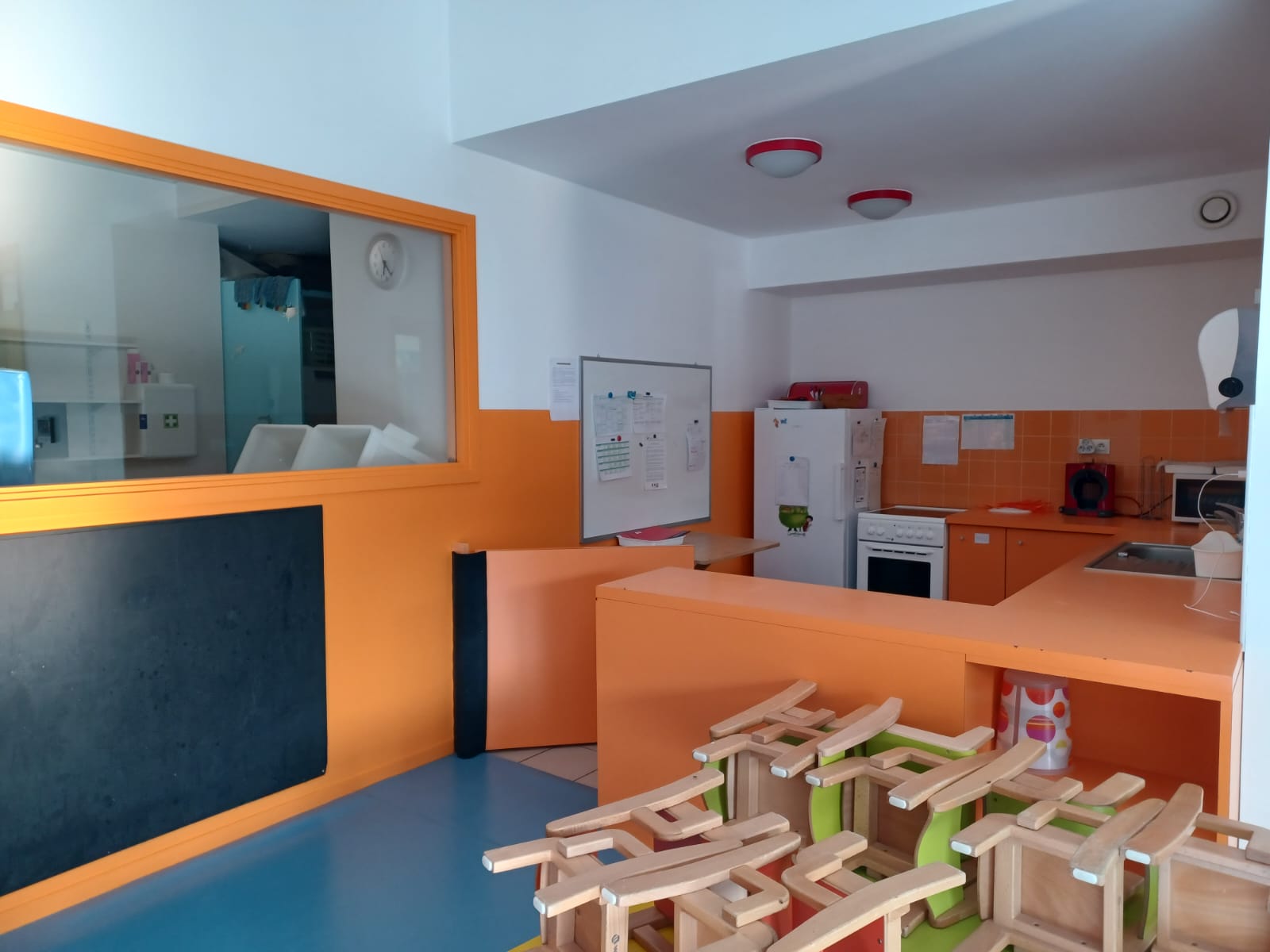 Intérieur de la crèche de Saint-Loup à Vindry-sur-turdine 69490